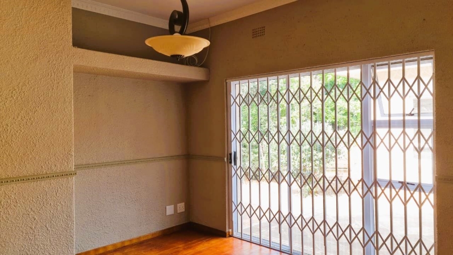 8 Bedroom Property for Sale in Waverley Free State